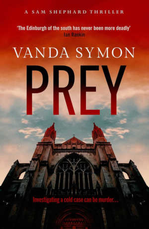 Vanda Symon Prey recensie en review