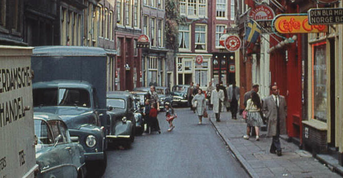 Amsterdam in kleur fotoboek 1950-1970 van Marit Kout en Aad Windig