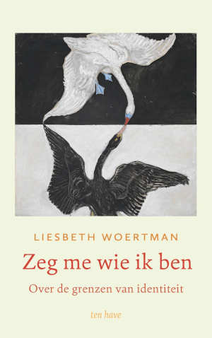 Liesbeth Woertman Zeg me wie ik ben recensie