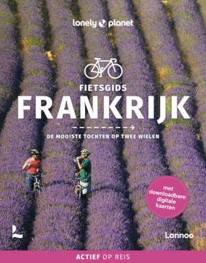 <h3>Lonely Planet fietsgids Frankrijk</h3> <strong><em>De 40 mooiste tochten op twee wielen</em></strong> <ul> <li>Auteur: <strong>Lonely Planet</strong></li> <li>Soort boek: wandelgids voor Frankrijk</li> <li>Uitgever: Lannoo</li> <li>Verschijnt: 22 januari 2025</li> <li>Omvang: 224 pagina’s</li> <li>Uitgave: paperback</li> <li>Prijs: € 24,99</li> <li>Boek bestellen bij: <strong><a title="Lonely Planet fietsgids Frankrijk 2025 bij Bol" href="https://www.allesoverboekenenschrijvers.nl/recommends/lonely-planet-fietsgids-frankrijk-2025-bij-bol/" target="_blank" rel="nofollow noopener">Bol</a> / <a title="Lonely Planet fietsgids Frankrijk 2025 bij Libris" href="https://www.allesoverboekenenschrijvers.nl/recommends/lonely-planet-fietsgids-frankrijk-2025-bij-libris/" target="_blank" rel="nofollow noopener">Libris</a></strong></li> </ul> <h2>Lonely Planet wandelgids Frankrijk recensie en informatie</h2> Als er in de media een boekbespreking of recensie verschijnt van de Lonly Planet fietsgids Frankrijk 2025 dan besteden we er op deze pagina aandacht aan. <h3>Flaptekst van de nieuwe fietsgids van Frankrijk</h3> Verken Frankrijk op twee wielen. Deze fietsgids loodst je in 38 schitterende fietstochten door Frankrijk. <ul> <li>Verken de Alpen en de Pyreneeën of kies voor de kust van Bretagne of de Middellandse Zee. Geniet van een parcours langs de Loire of een uitdagende beklimming in de Verdon.</li> <li>Kies een fietsroute in functie van jouw trapvermogen. Zo zijn er parcoursen die je in een paar uur kunt afhaspelen, maar ook dagvullende routes, kindvriendelijke trajecten en tochten voor geoefende fietsers.</li> <li>Plan een rit die samenvalt met een festival of met de trek van wilde dieren. Geniet honderduit van de landschappen waar je doorheen rijdt, van bruisende kuststeden tot authentieke bergdorpen en eilanden waar je heerlijk kunt uitwaaien.</li> <li>Kom op krachten met de lokale culinaire specialiteiten: oesters op het Île de Noirmoutier, camembert in Normandië en een punt <em>gâteau basque </em>in het zuidwesten.</li> </ul> <h4>Bijpassende boeken</h4> <ul> <li><a href="https://www.allesoverboekenenschrijvers.nl/frankrijk-reisgidsen-regiogids/">Frankrijk reisgidsen</a></li> Lonely Planet fietsgids Frankrijk 2025</ul>